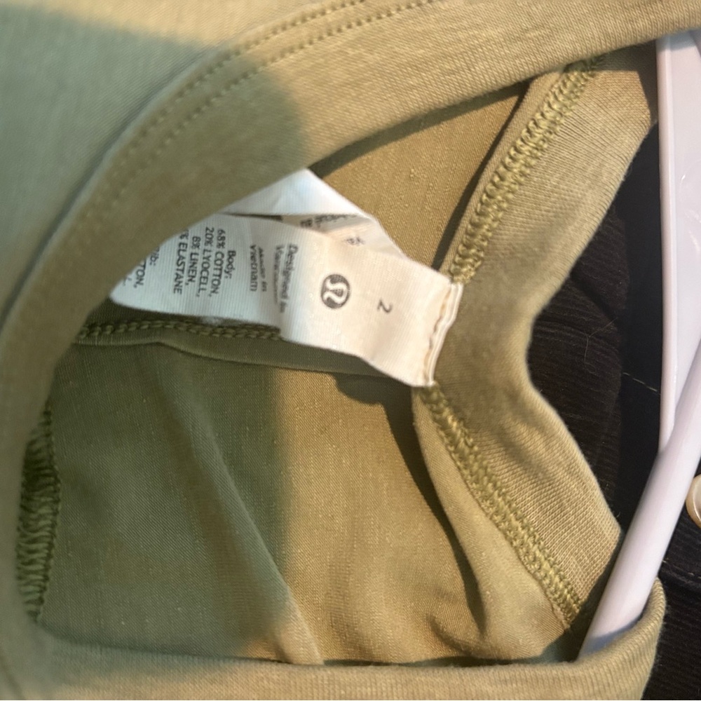 Lululemon workout top - Picture 5 of 5